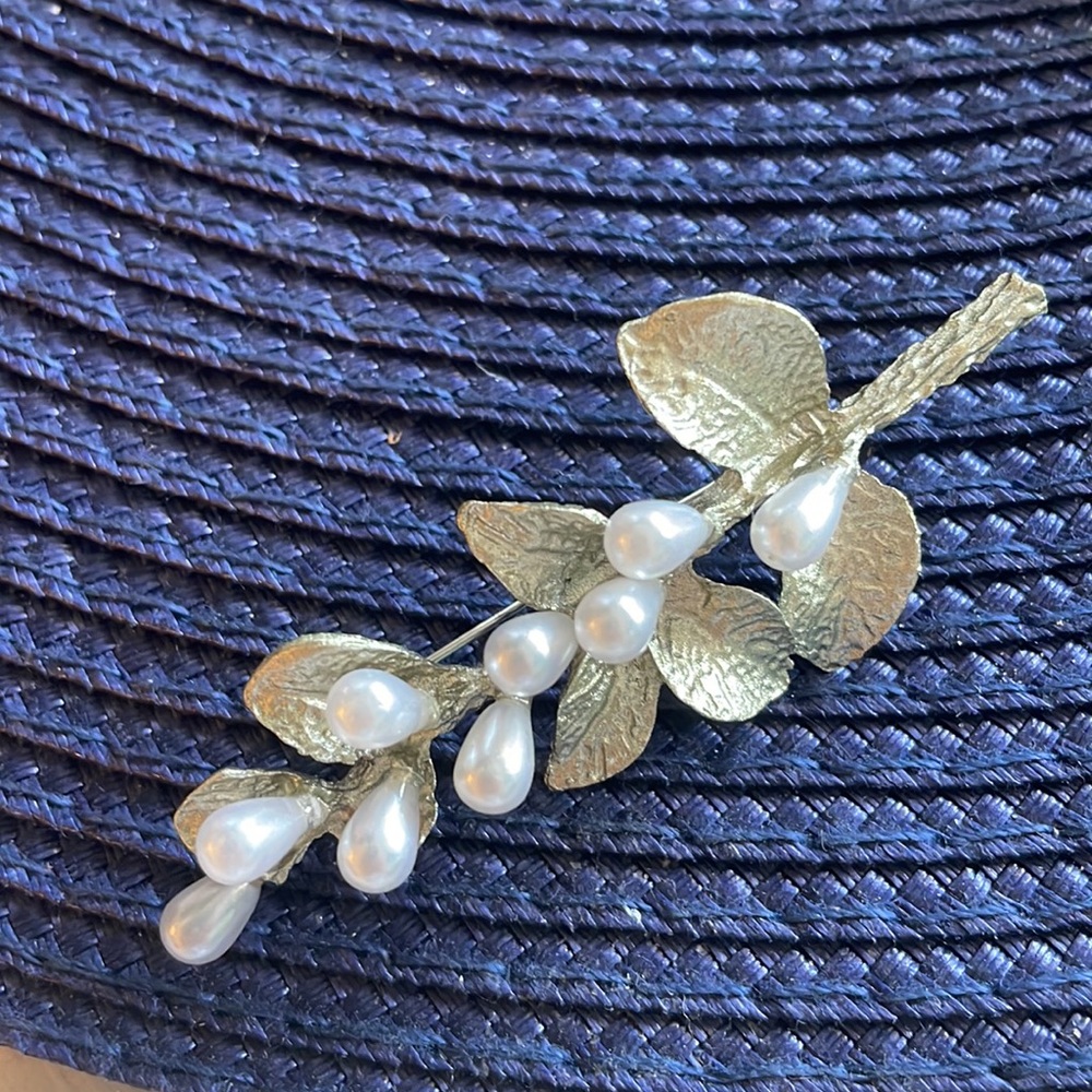 Brand New Pearl & Silver Brooch ( Lowest Price ]